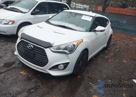 2015 Hyundai Veloster Turbo z USA, uszkodzony, nr VIN KMHTC6AE3FU233952